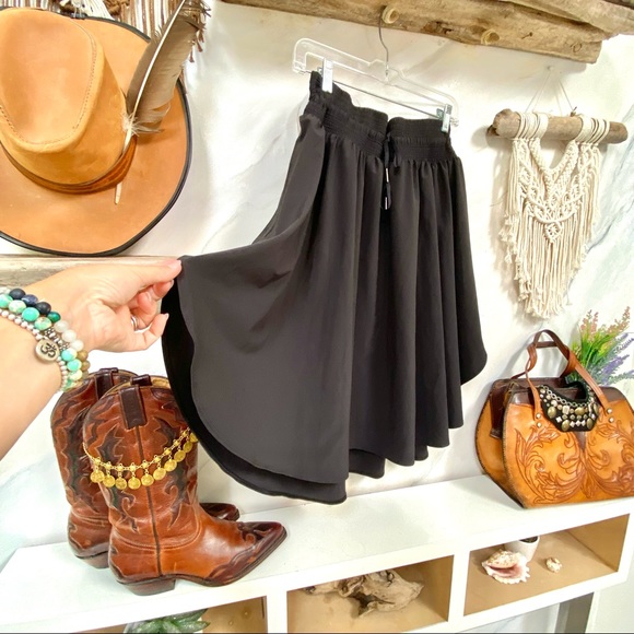 Sweet BREEZY & Super comfy high waisted every day Lululemon BOHO skirt 🦋✨ - Picture 9 of 16